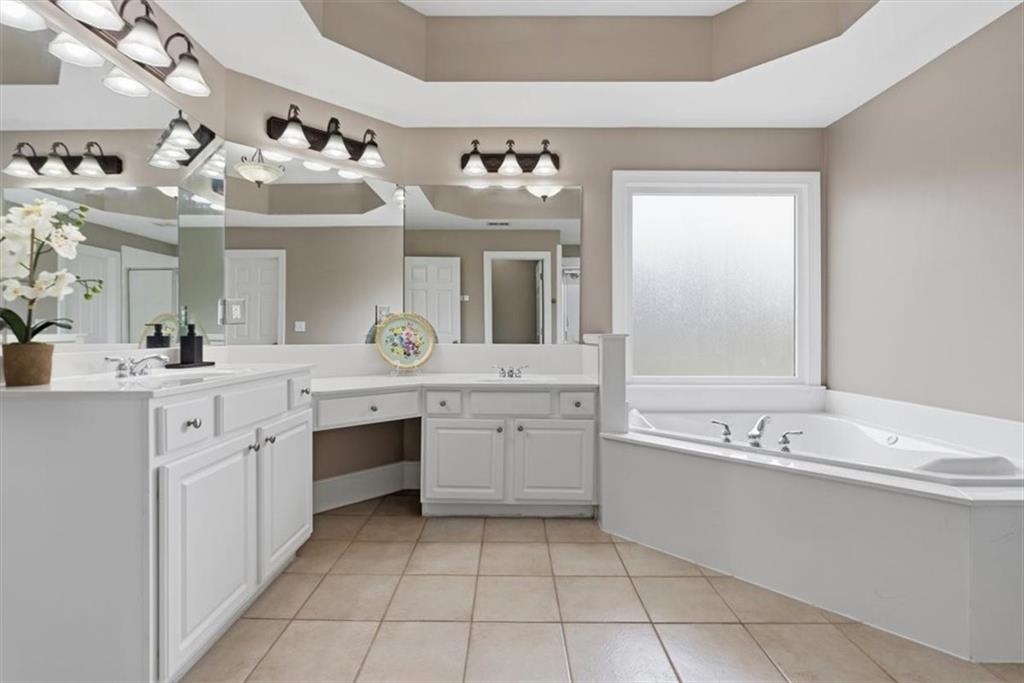 1224 Cobblemill Cove NW