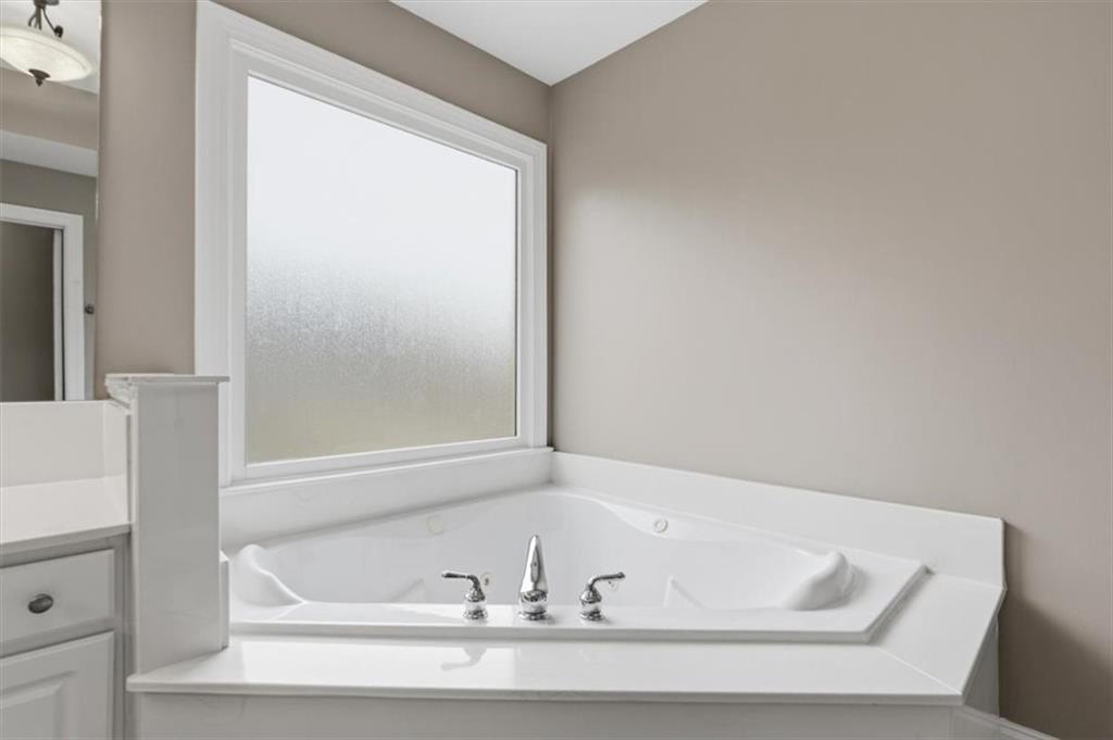 1224 Cobblemill Cove NW