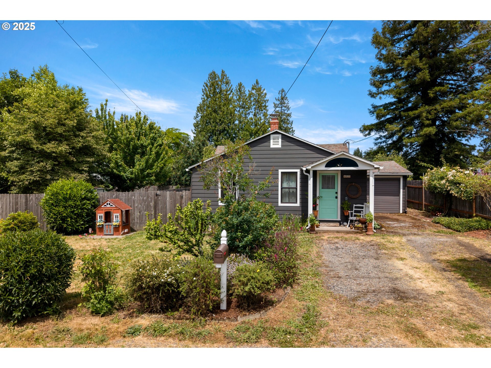 4315 SE RHODESA ST