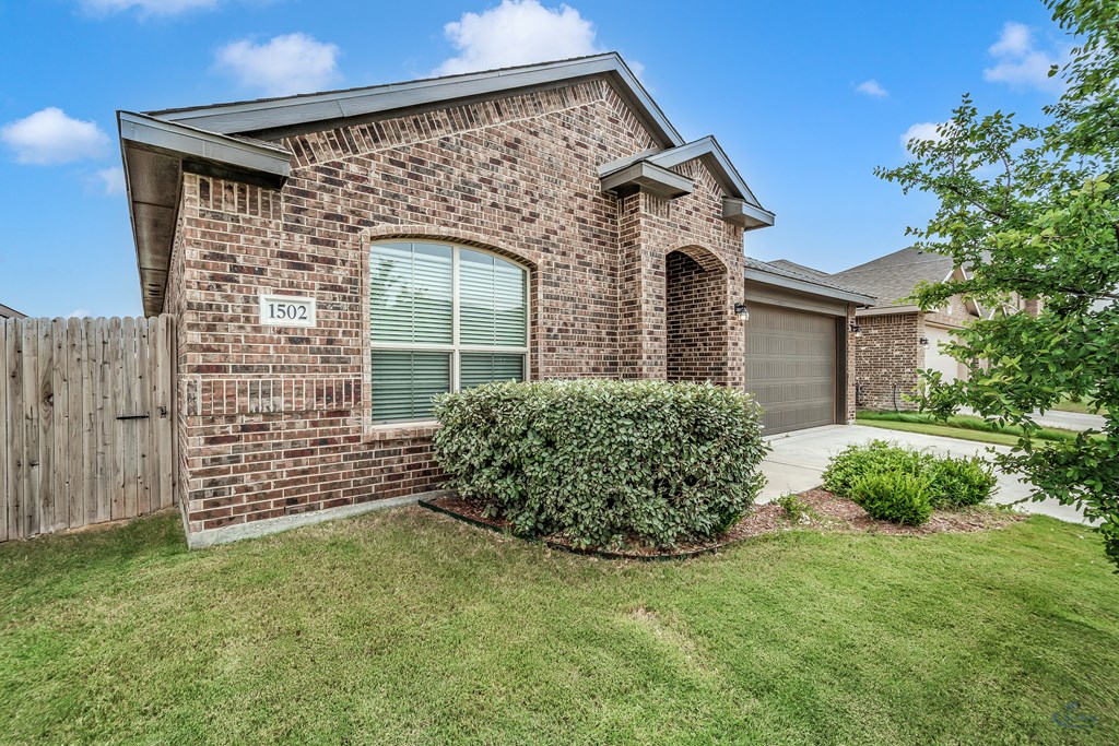 1502 Laguna Meadows Trail