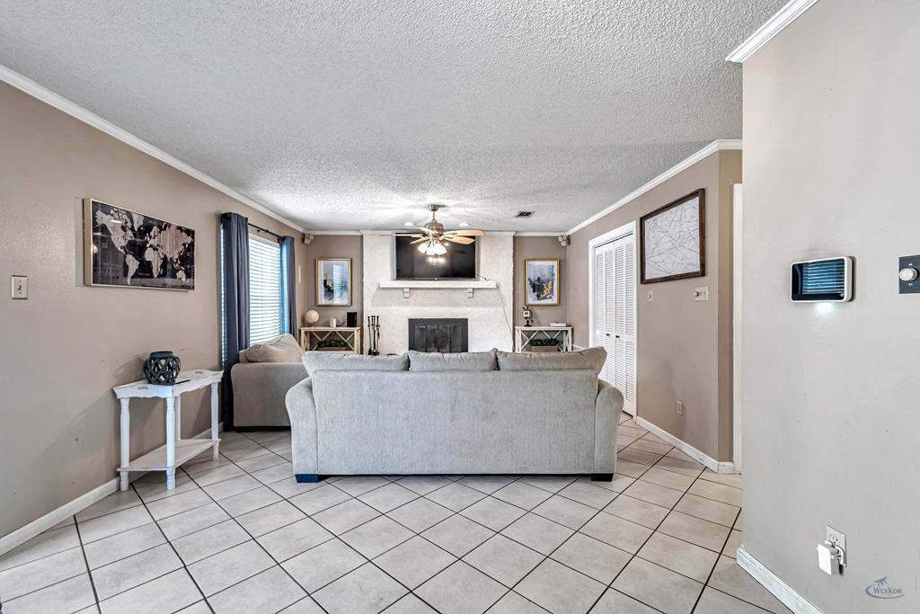 3230 Preston Dr