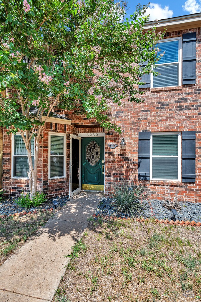 3230 Preston Dr