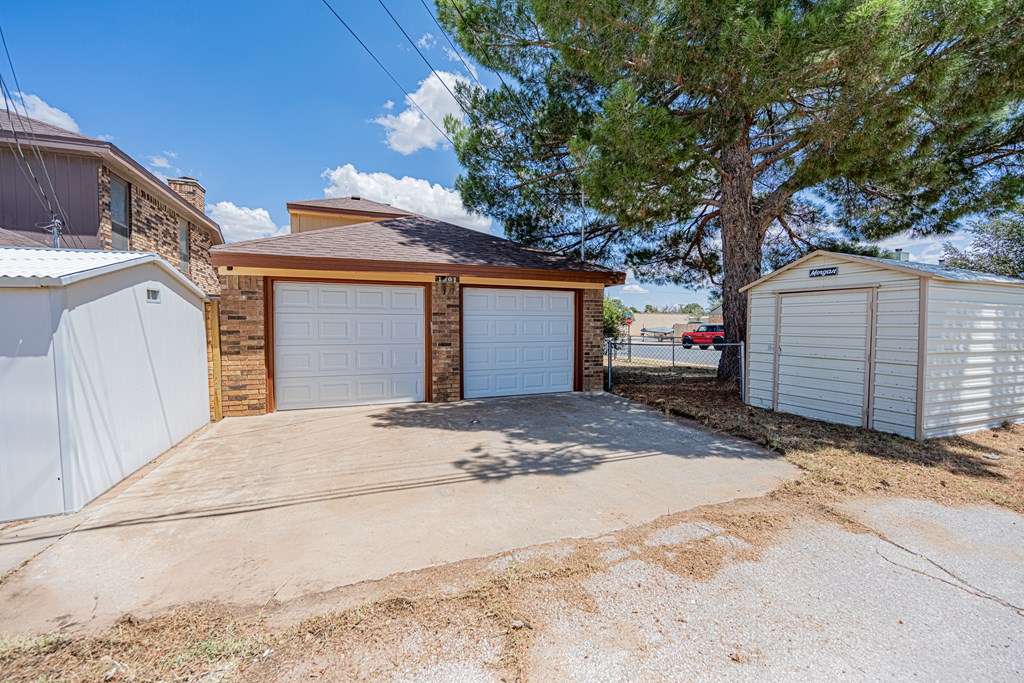 1301 Godfrey St