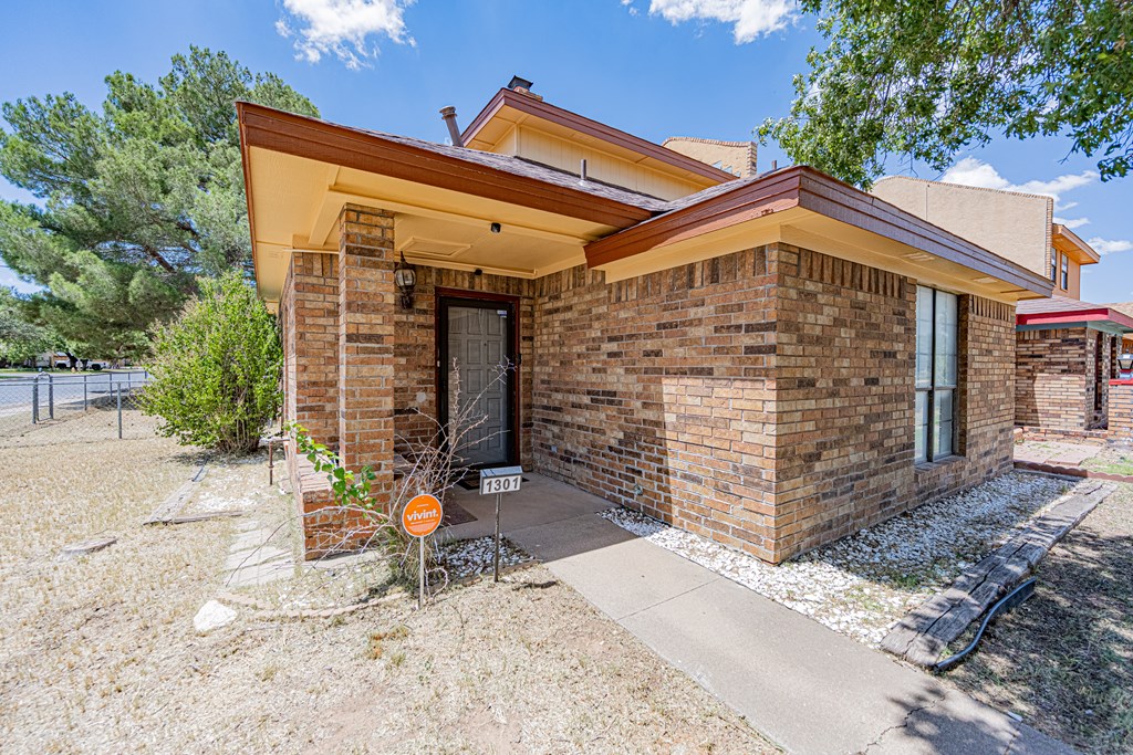1301 Godfrey St
