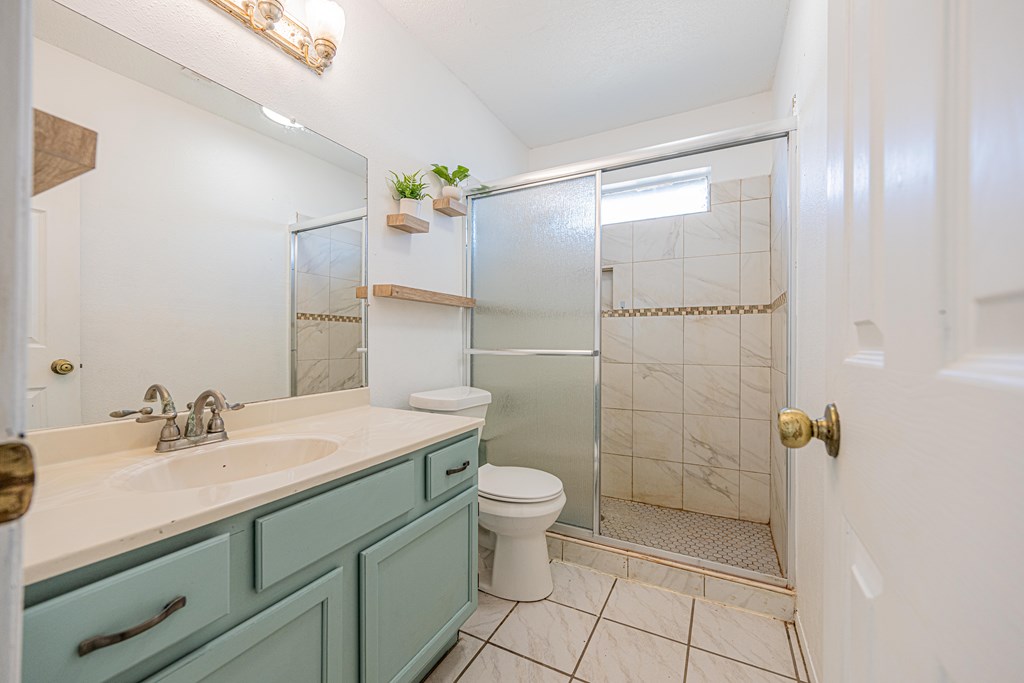 2806 Roosevelt Ave