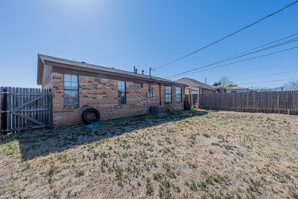 2806 Roosevelt Ave