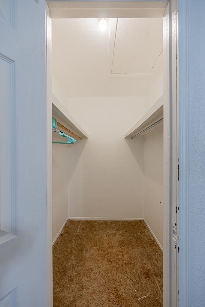 2806 Roosevelt Ave