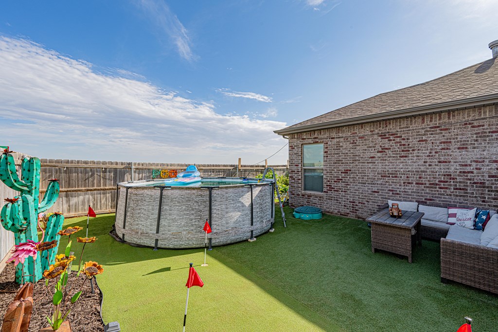 6915 Saddle Ct