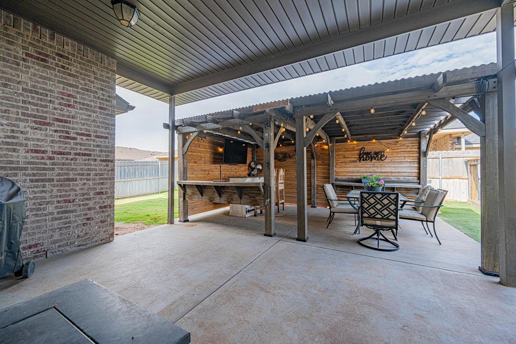 6915 Saddle Ct