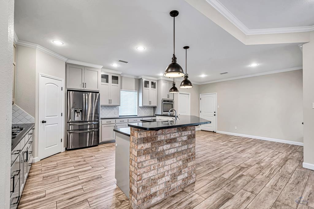 6104 Turtle Creek Rd