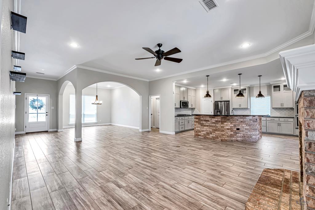 6104 Turtle Creek Rd