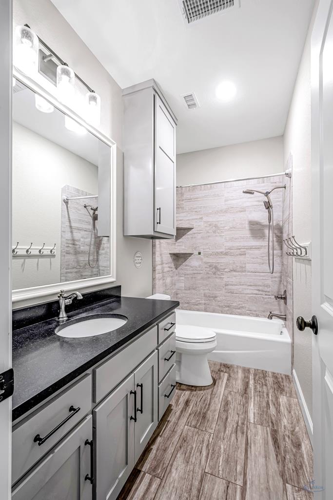 6104 Turtle Creek Rd