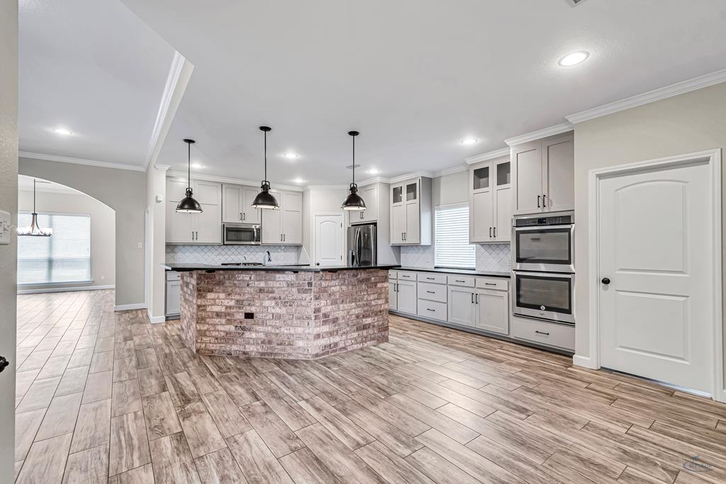 6104 Turtle Creek Rd