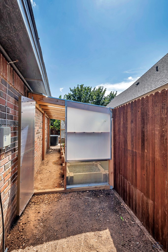 6012 Pedernales