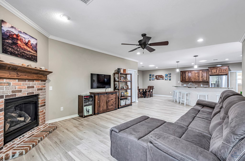 6012 Pedernales