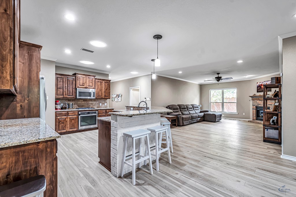 6012 Pedernales
