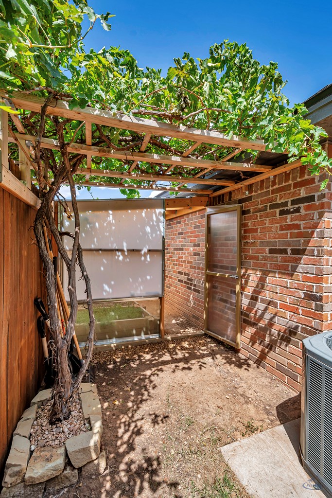 6012 Pedernales
