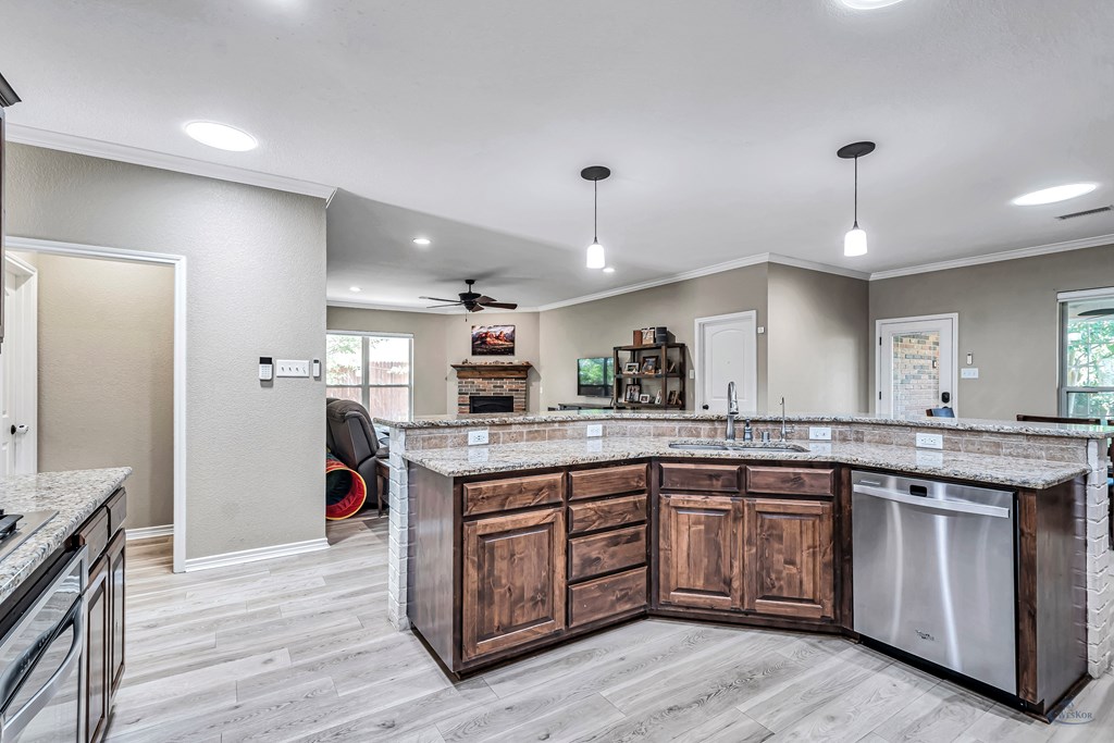 6012 Pedernales