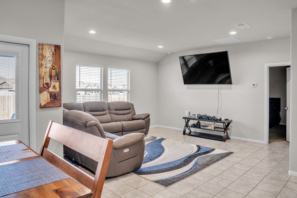 8227 E County Rd 114