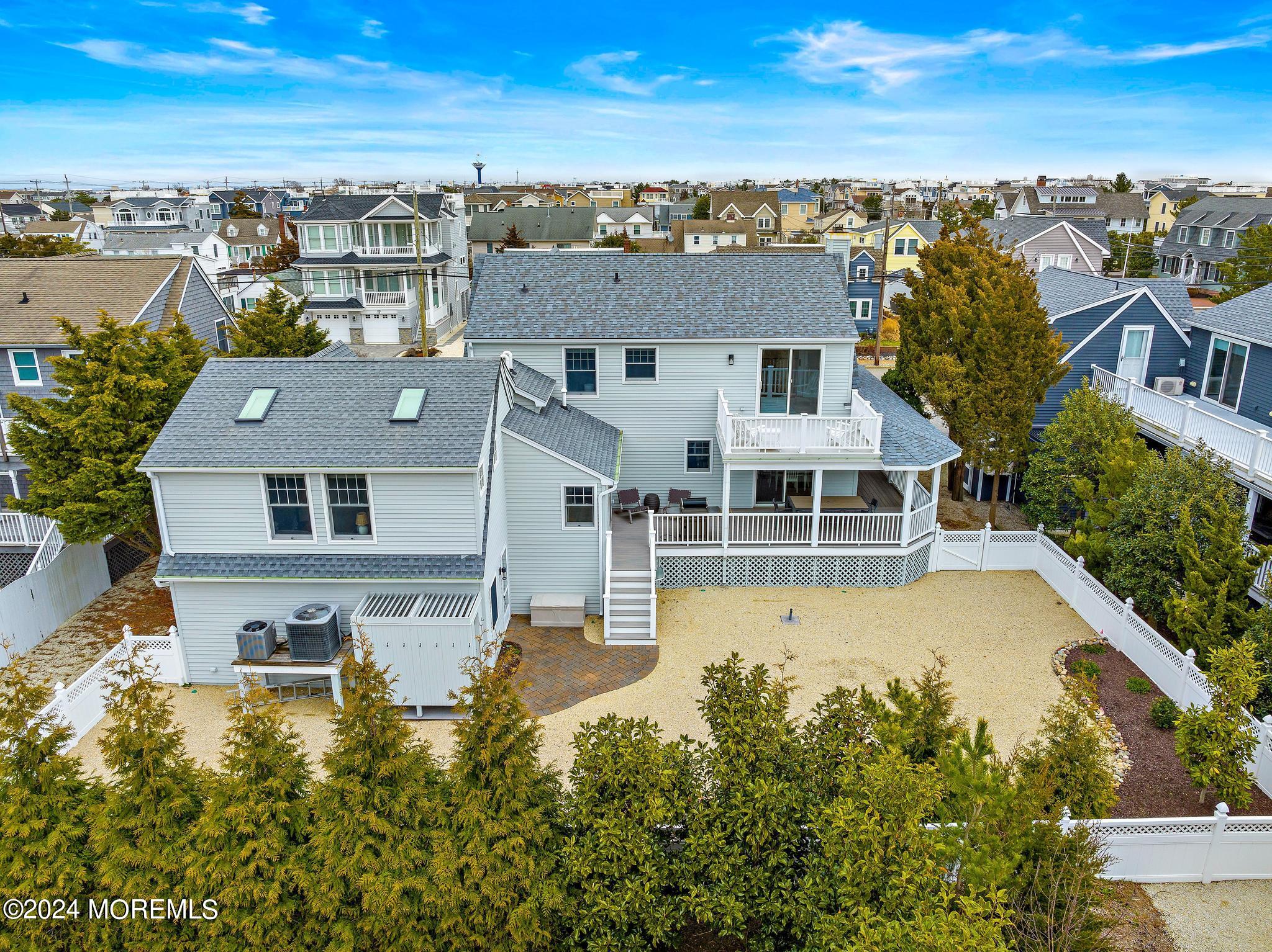 10 E Nebraska Avenue