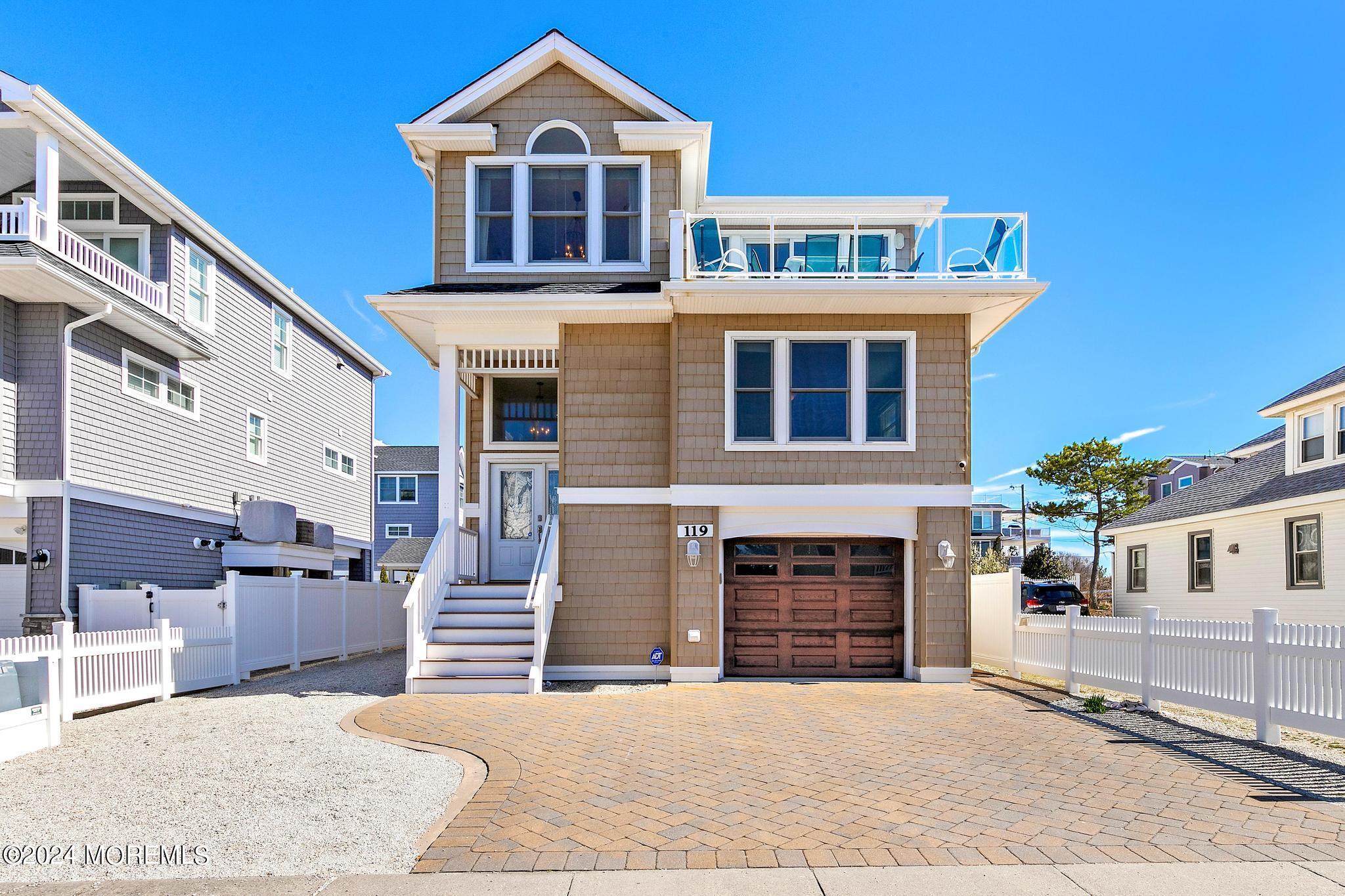 119 E Lillie Avenue