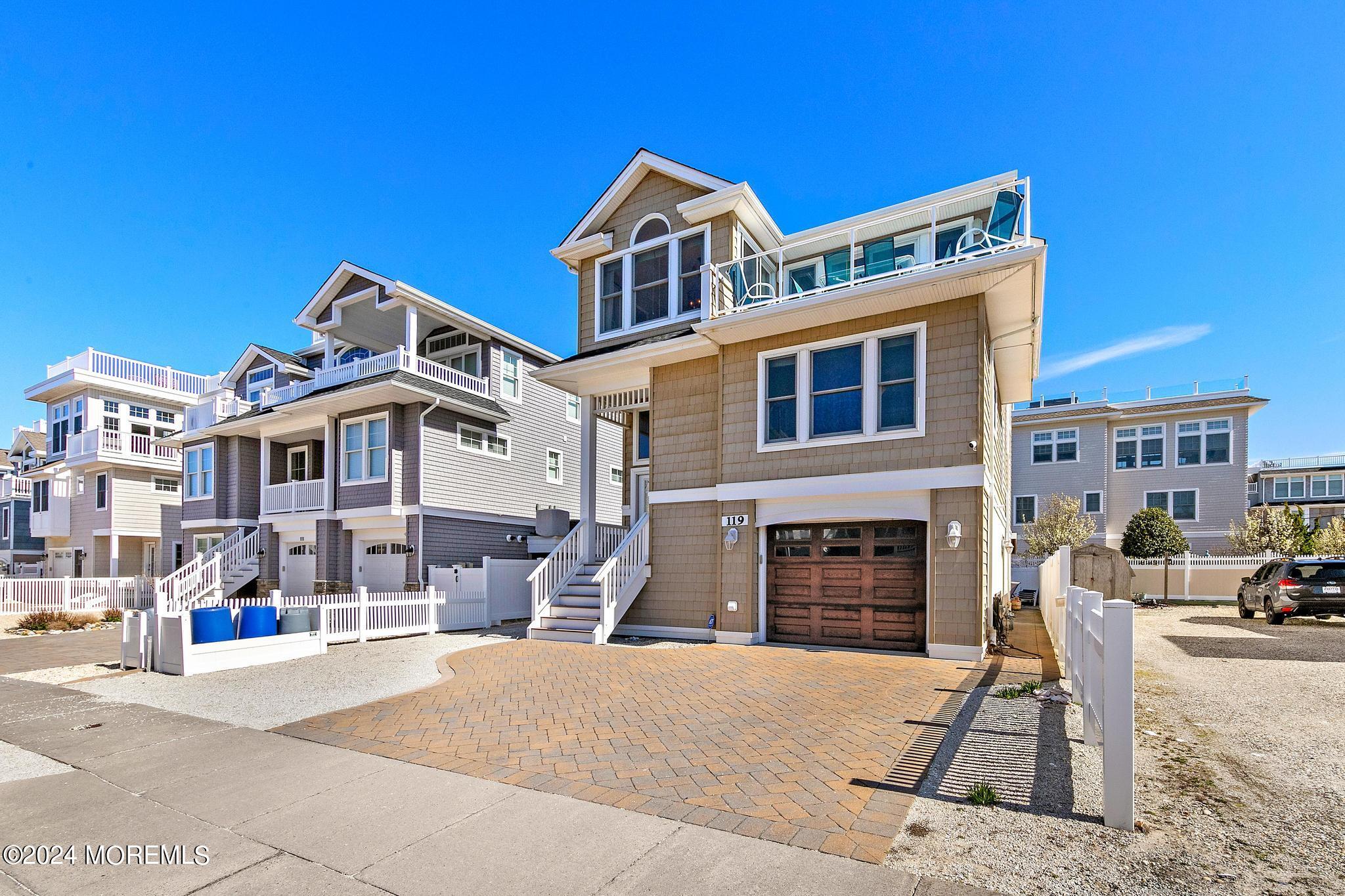 119 E Lillie Avenue