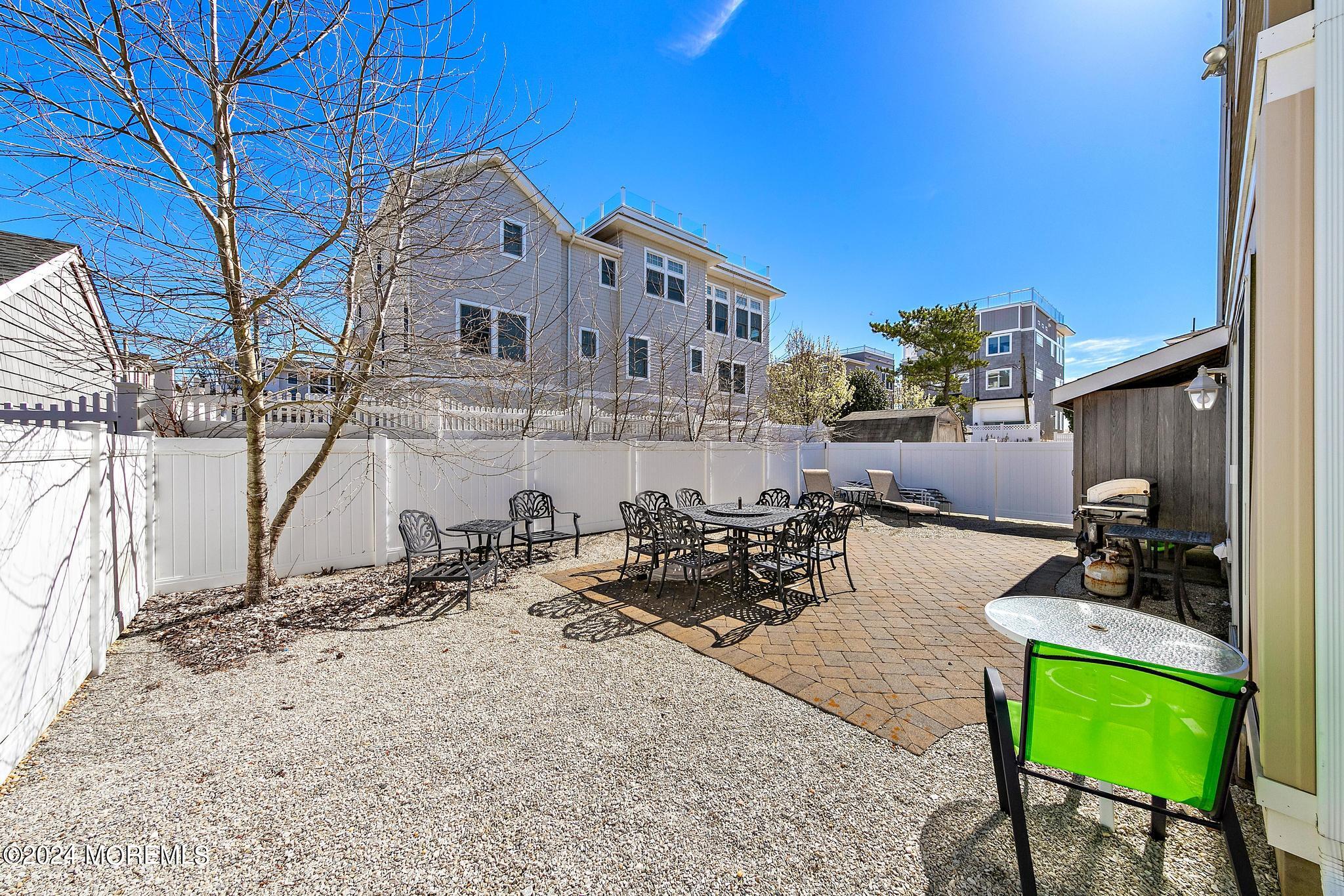 119 E Lillie Avenue