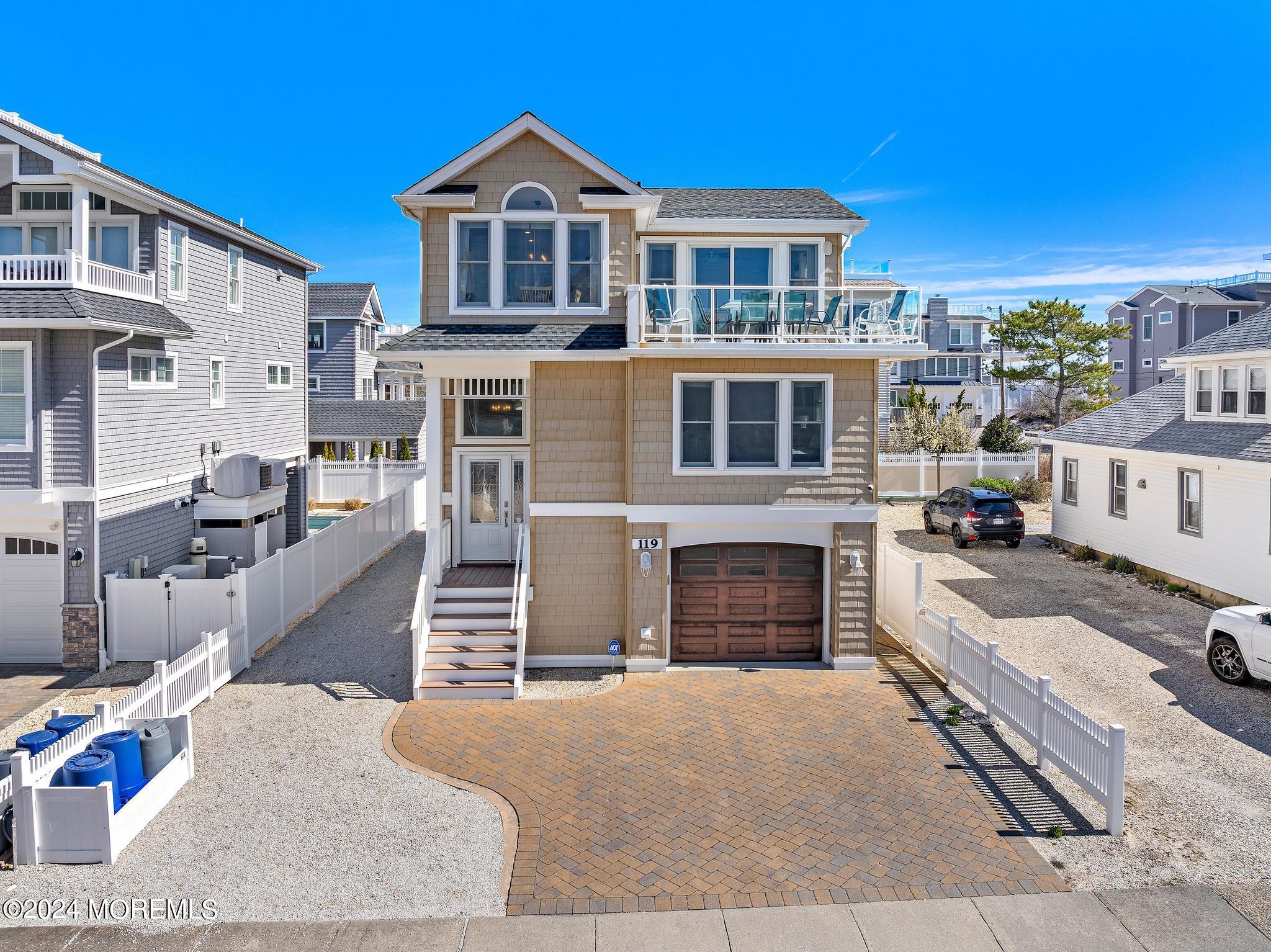 119 E Lillie Avenue