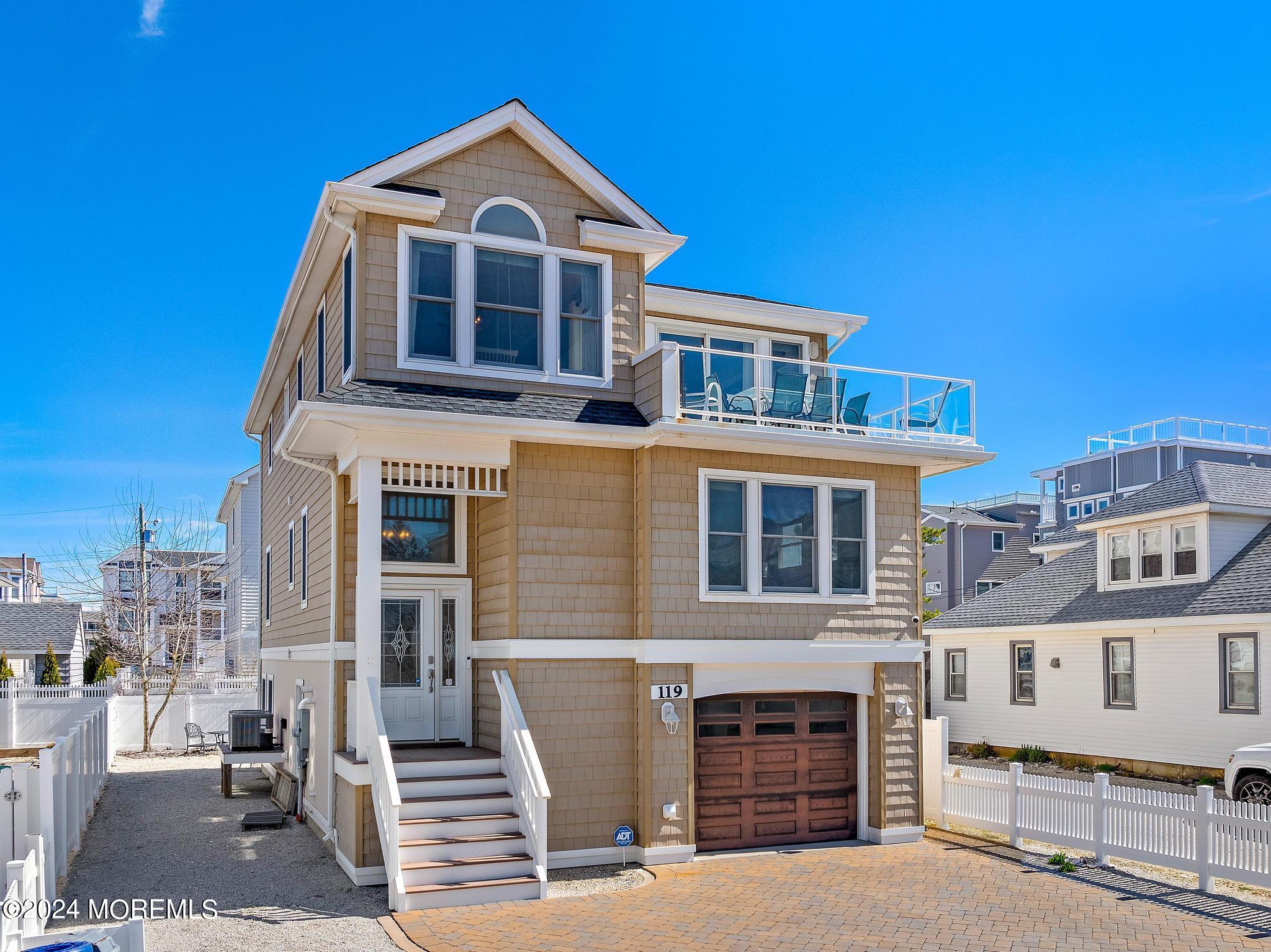 119 E Lillie Avenue