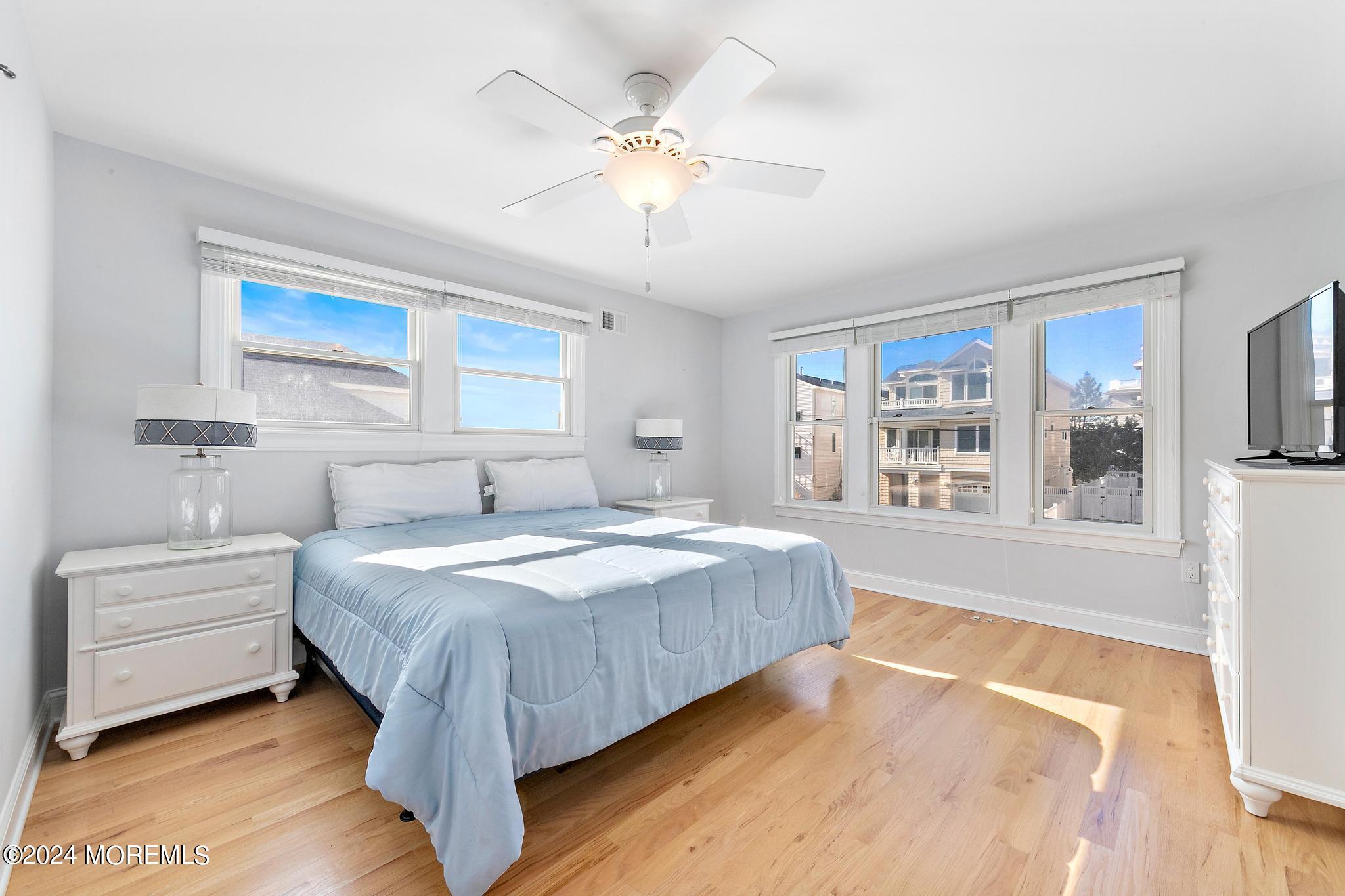 119 E Lillie Avenue
