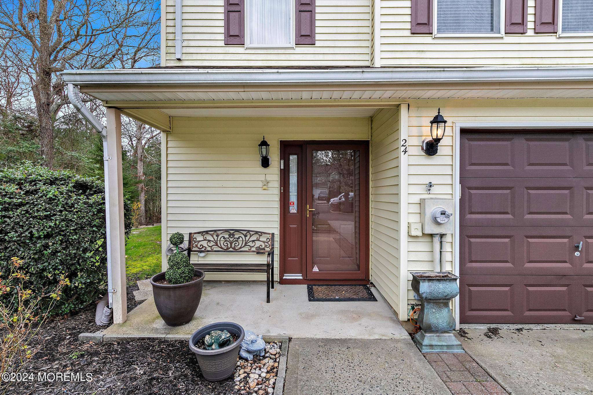 24 Schooner Court