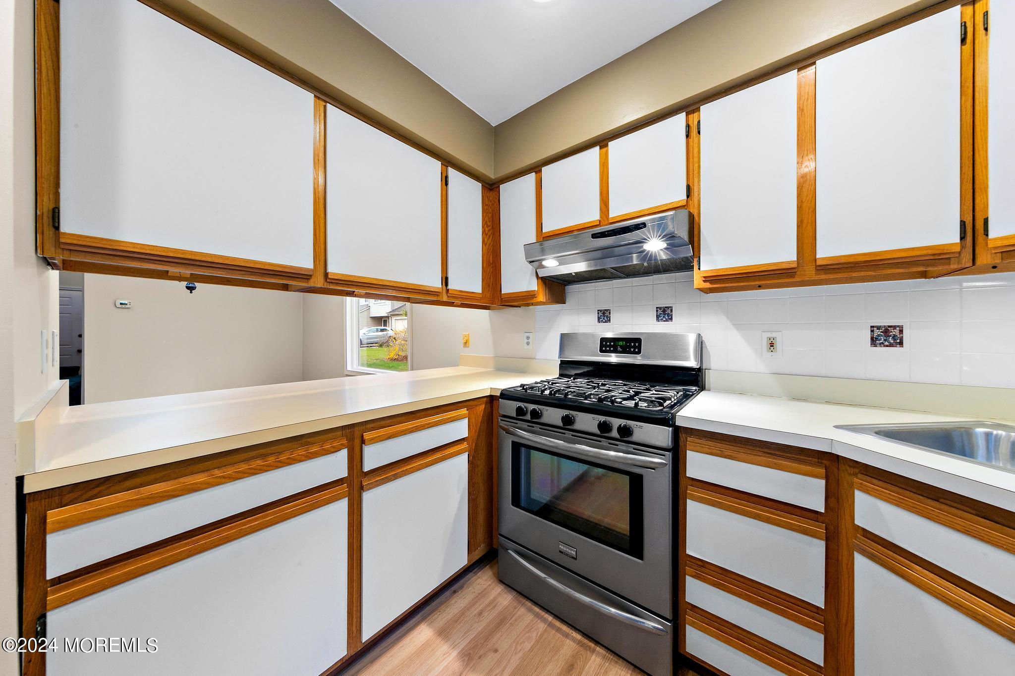 24 Schooner Court