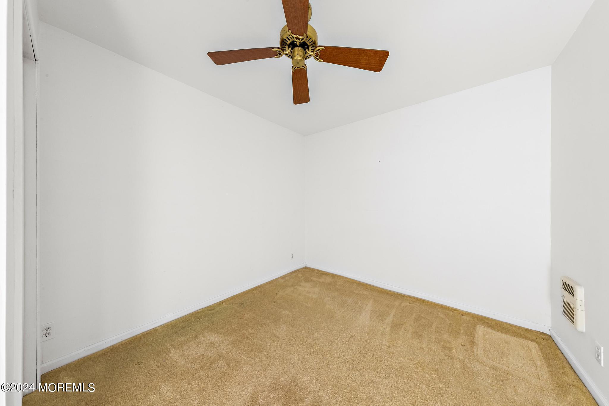 24 Schooner Court