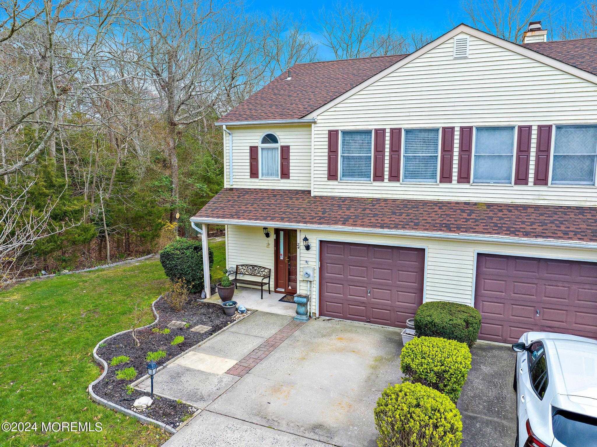 24 Schooner Court