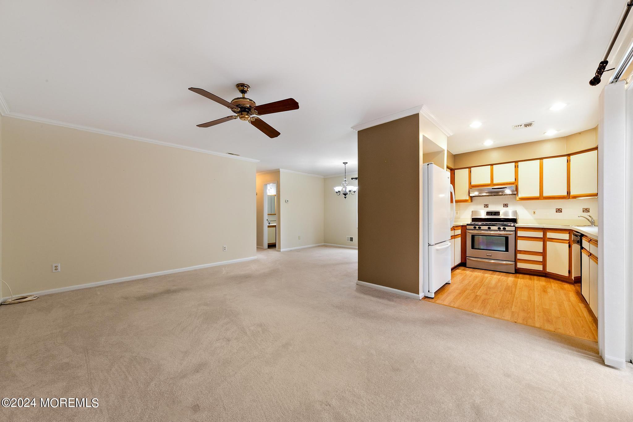 24 Schooner Court
