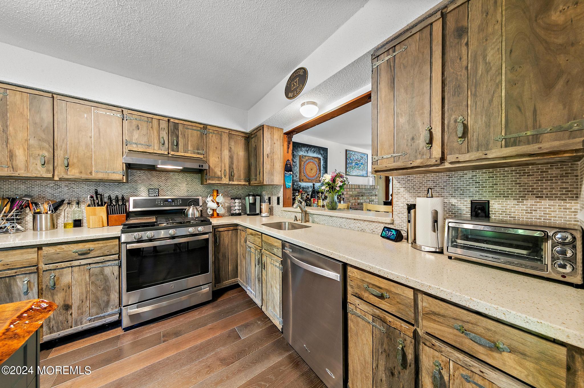 10 Whippoorwill Lane
