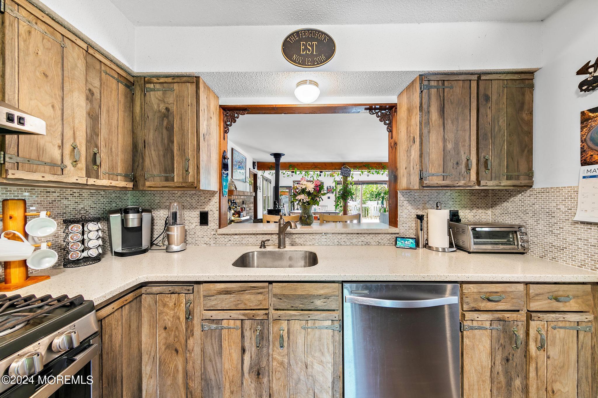 10 Whippoorwill Lane