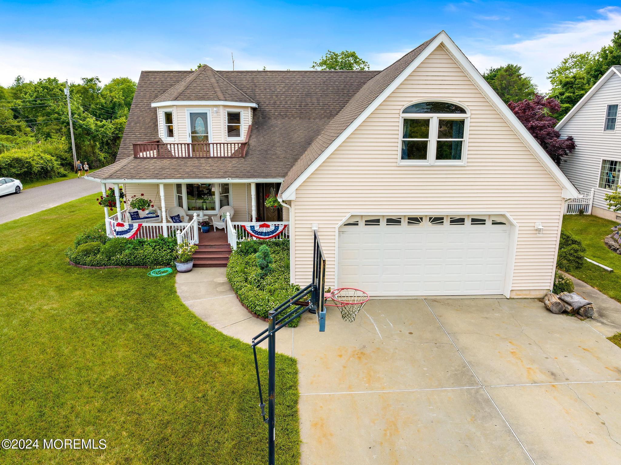 810 Cedar Street