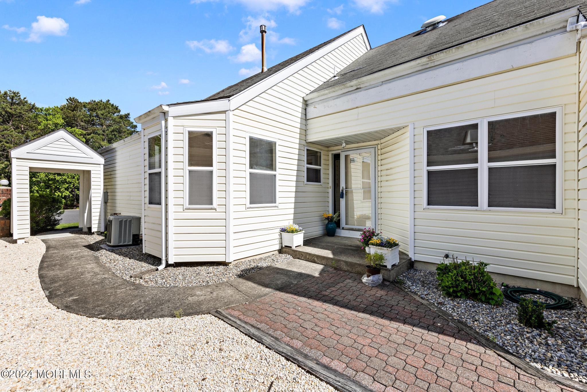 141 Longwood Drive