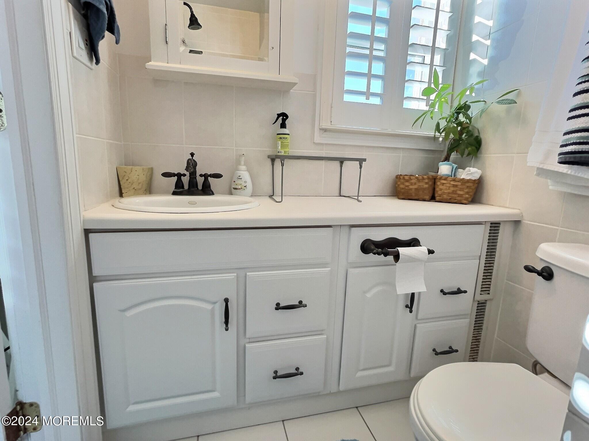 8501 Long Beach Boulevard, 10