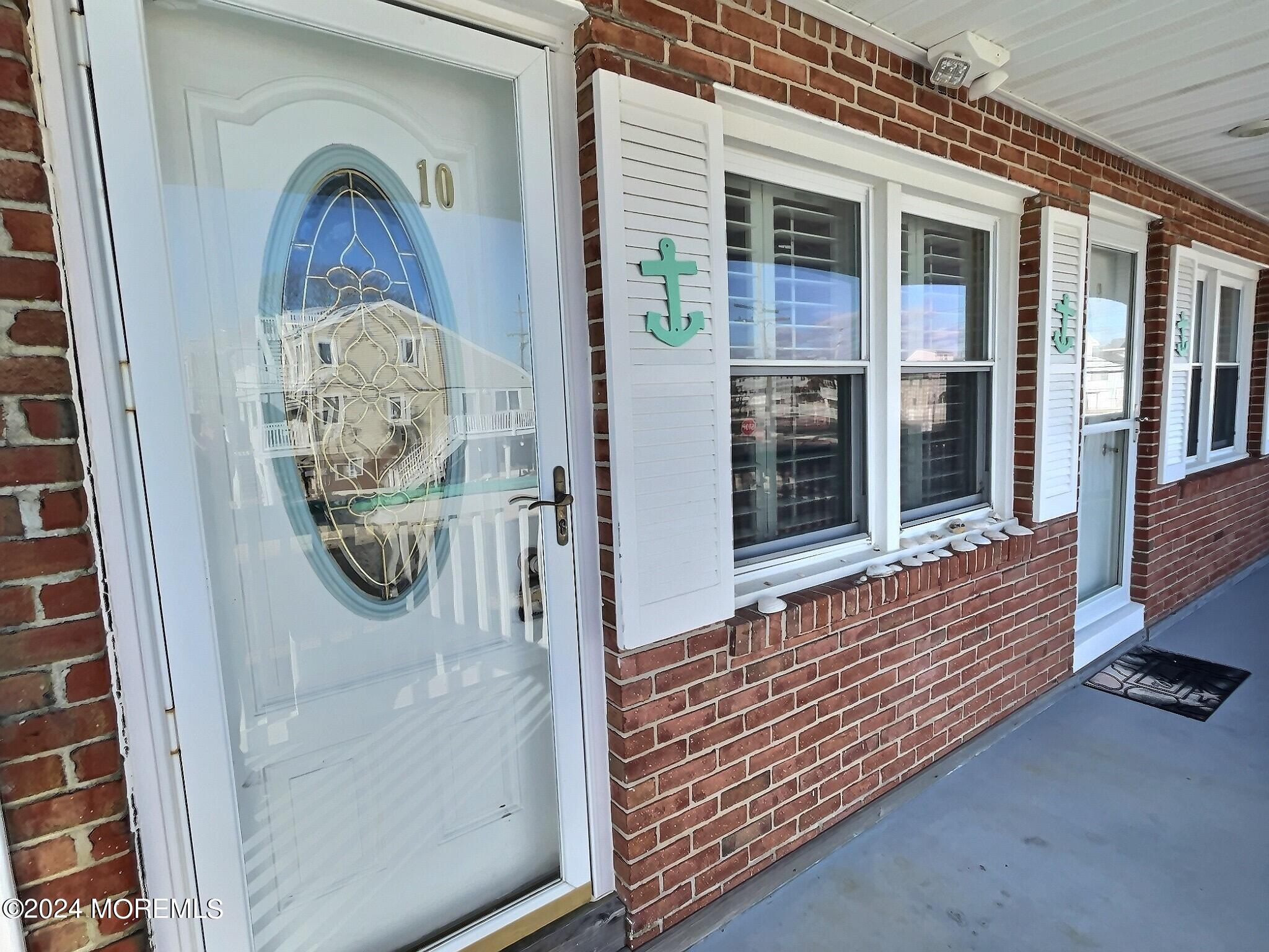 8501 Long Beach Boulevard, 10