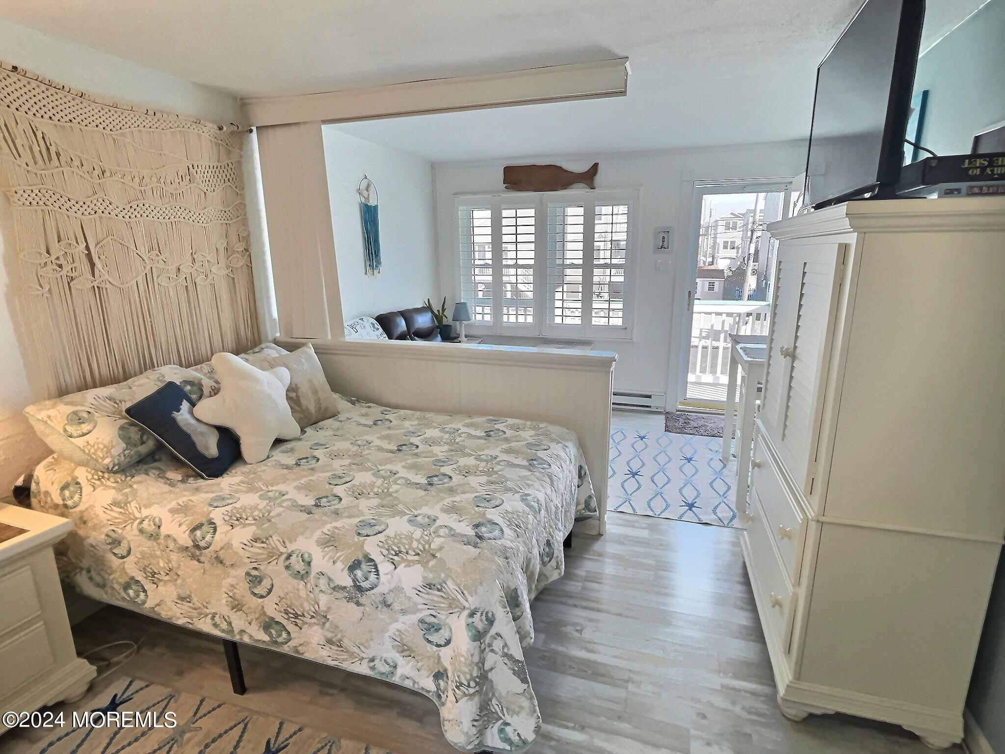 8501 Long Beach Boulevard, 10