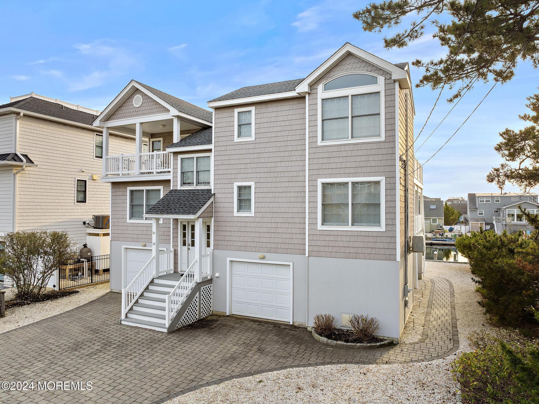 10 Arnold Boulevard