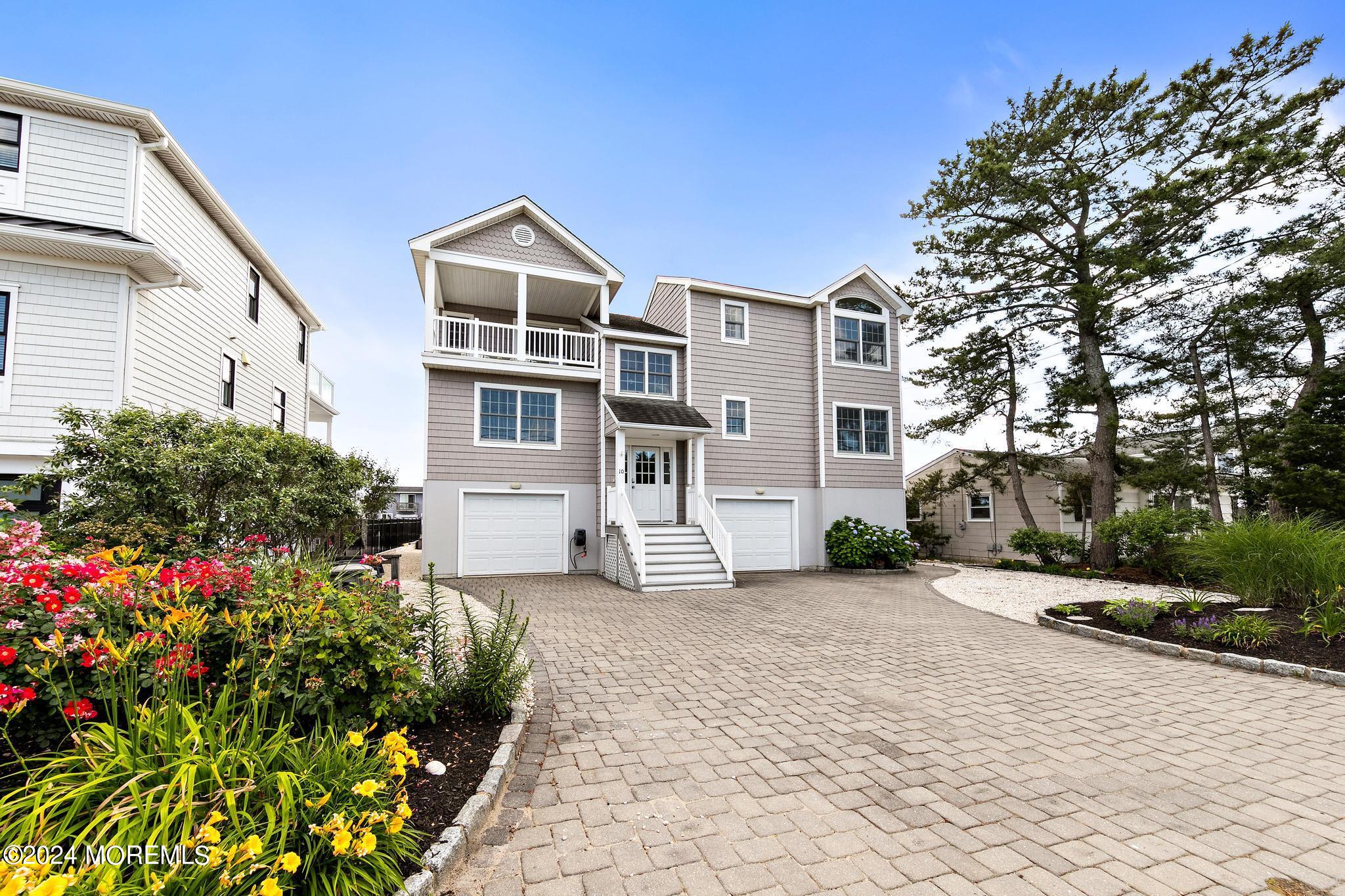 10 Arnold Boulevard