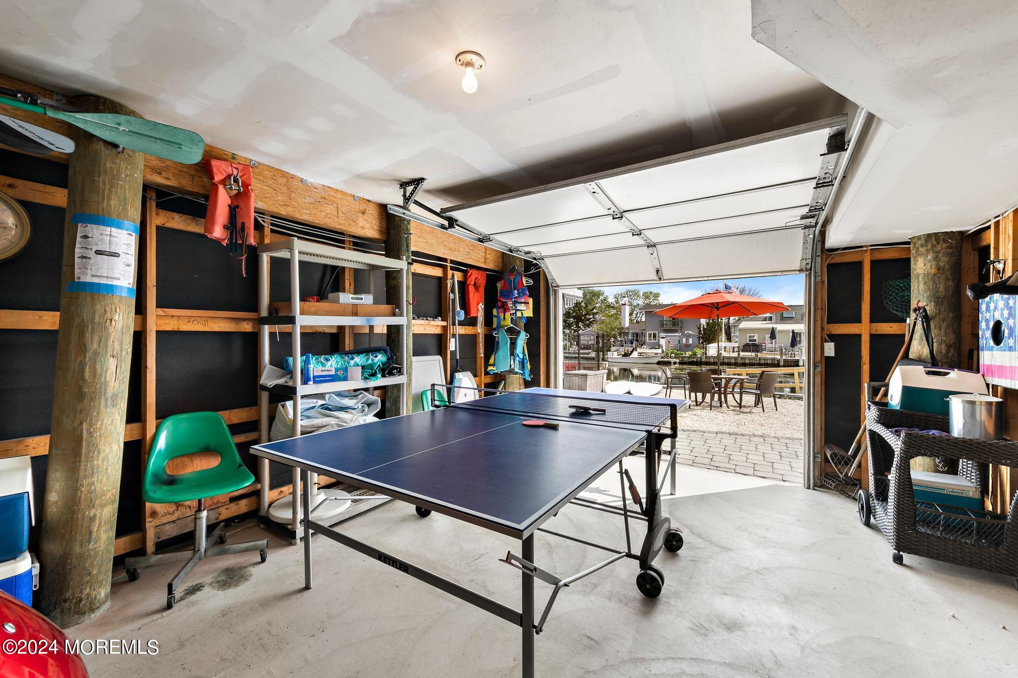 10 Arnold Boulevard