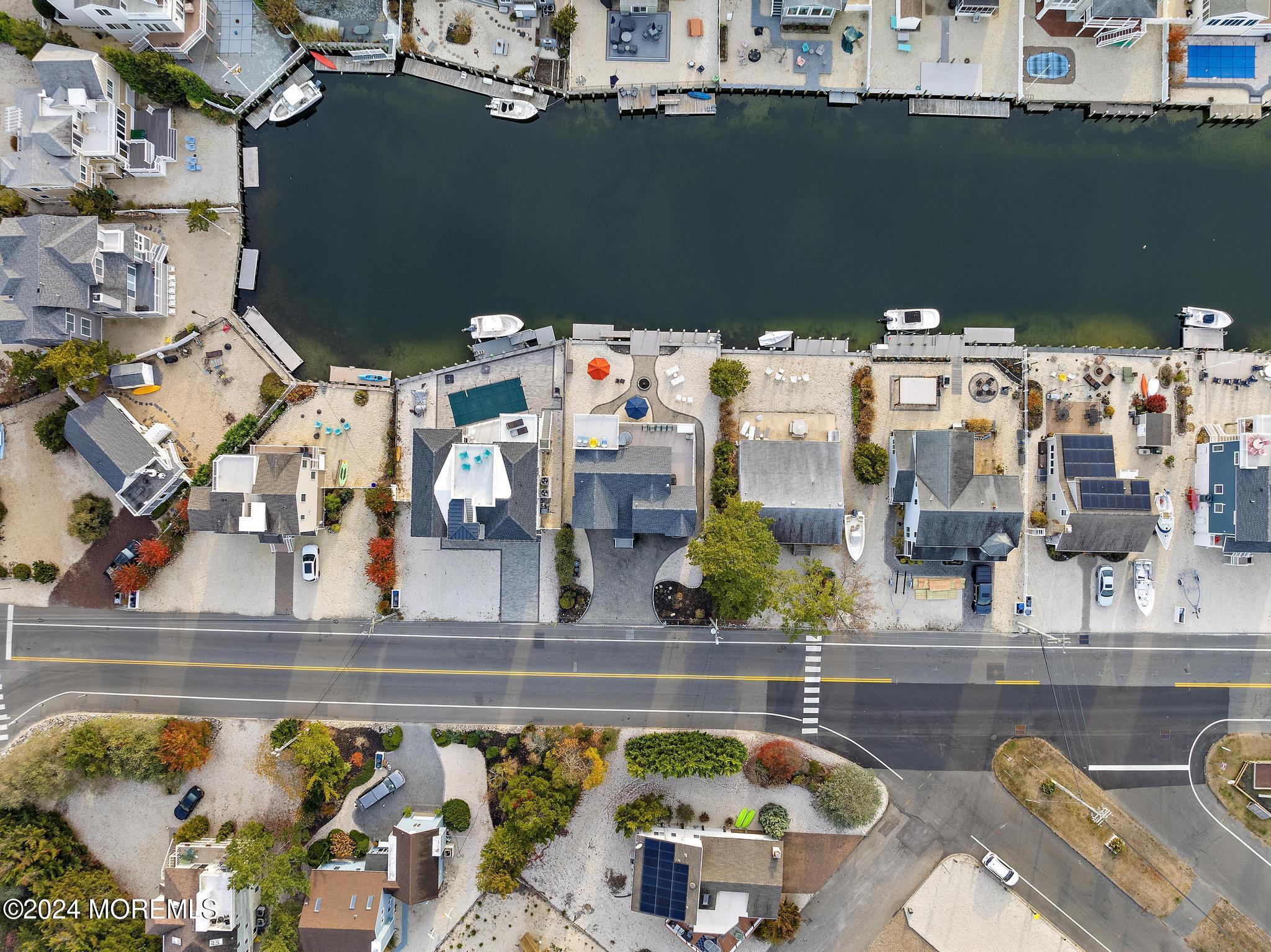 10 Arnold Boulevard