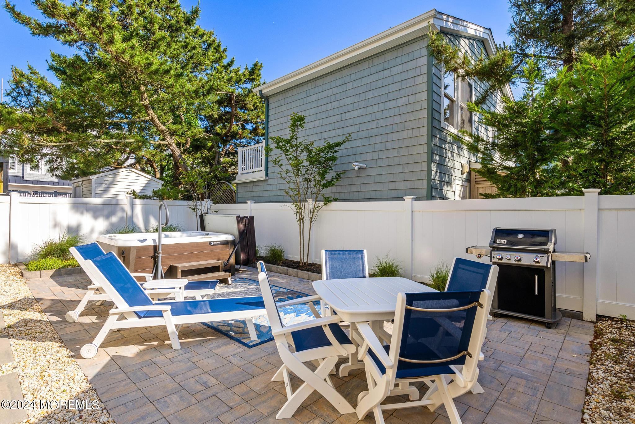 112 Sailboat Avenue