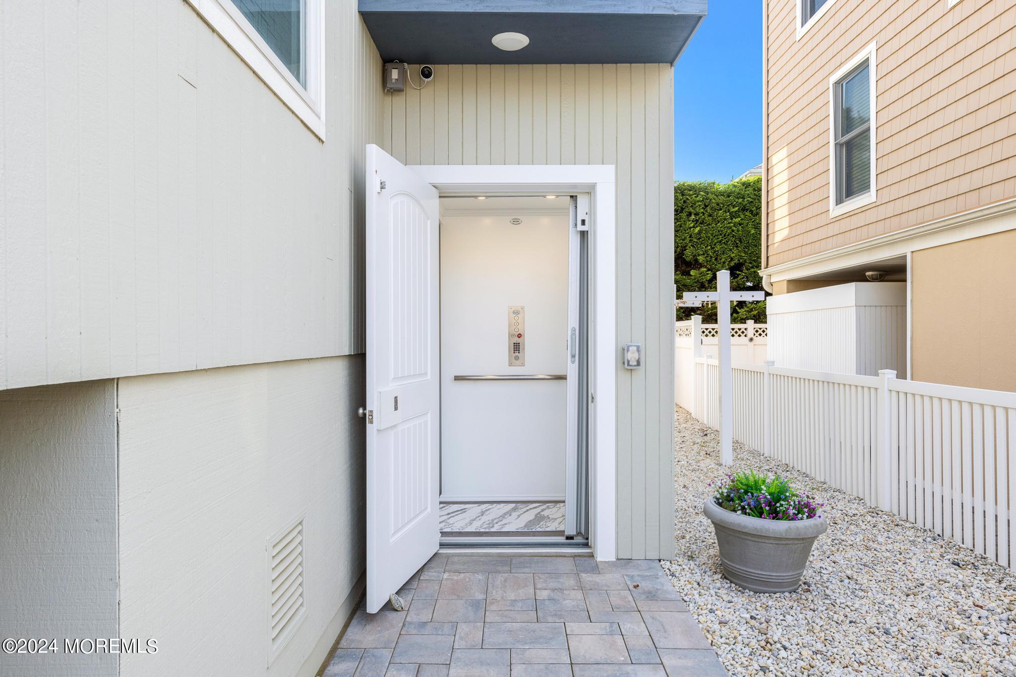 112 Sailboat Avenue