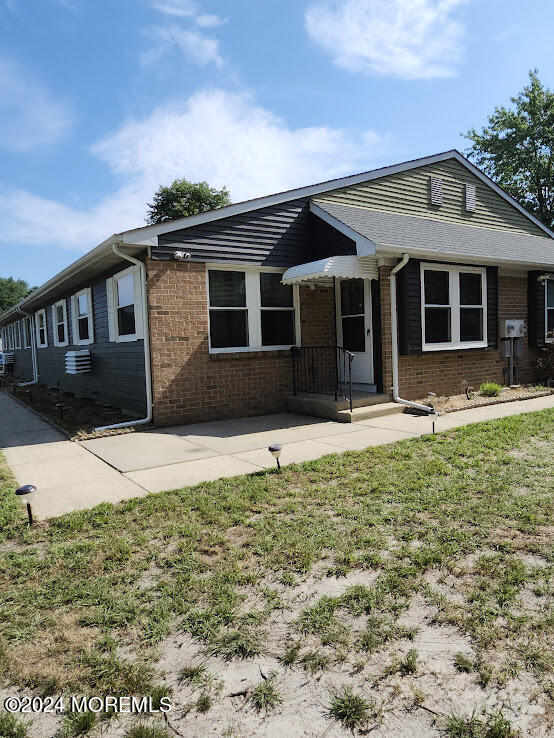 44 Stonybrook Road, C