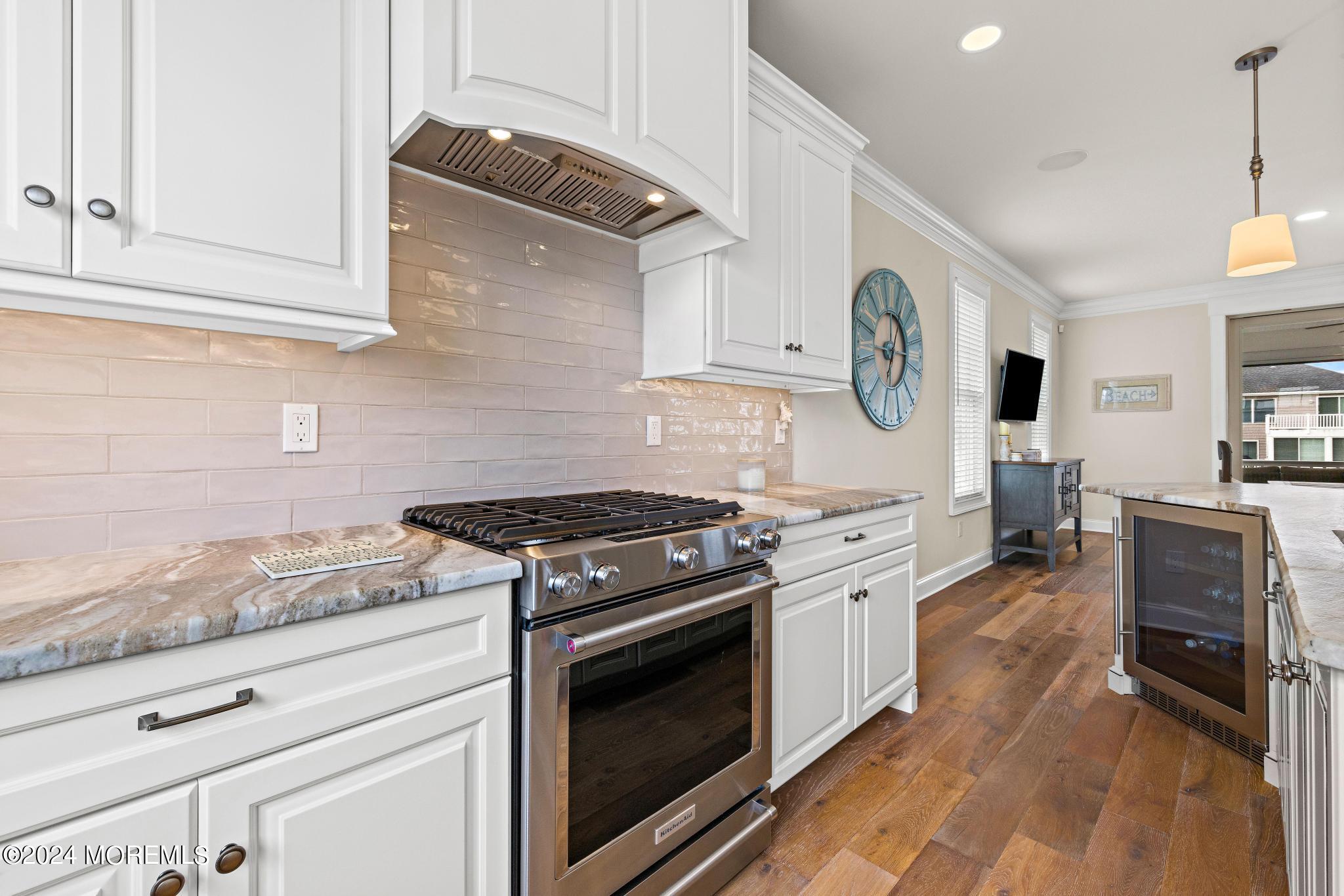 7 W Ryerson Lane